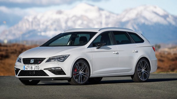 Върнете се малко по-нагоре и вижте какво ви предлага Volkswagen Golf R, след това проверете дилърите за цената. После вижте в Seat и ще разберете, че за по-малко пари получавате същия мотор под капака и съответно колата ви ще има идентични характеристики.

Това е едно от най-недооценените комбита на пазара, като е създадено от спортното подразделение на испанците Cupra, което отскоро е и отделна марка. Вероятно, материалите в салона няма да бъдат на същото ниво като при Golf, но във всичко останало автомобилът няма да се различава.
