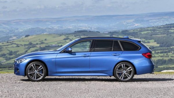 В BMW никога не са има желание да правят М-версия на "тройката" във вариант комби. Този пропуска обаче лесно се компенсира благодарение на мощните баварски дизелови двигатели. Сега очакваме на пазара новото поколение на този модел, което със сигурност ще се похвали с отлични показатели.

Моделът 335d разчита на 3,0-литров дизел с 6 цилиндъра, развиващ 318 к.с., осигуряващи ускорение от 0 до 100 км/ч за 4,7 секунди. Проблемът на това комби е, че е малко тясна, особено ако трябва да поставите трима души на задните седалки.
