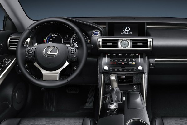 Lexus IS