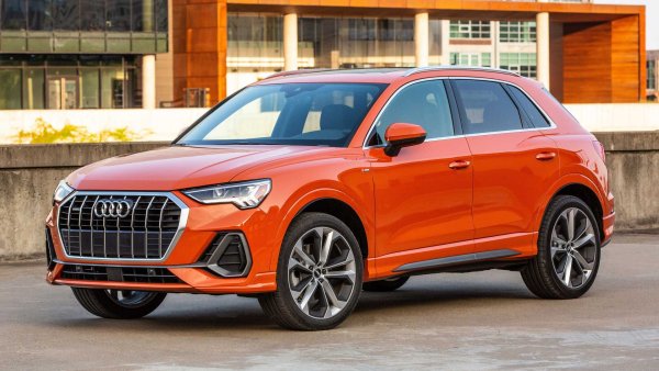 Audi Q3 е красив и пъргав компактен кросоувър, който получава добри отзиви и е във второто си поколение, което вече е на пазара. Моделите на марката, по принцип, са скъпи за ремонт и поддръжка, така че не очаквайте цените за тези услуги да се различават много от тези на Audi Q7. Въпреки, че Q3 е произвеждано и в Китай, частите му струват колкото тези в Германия.  

Средна цена като ново: 37 070 долара

10-годишни разходи за поддръжка и ремонт: 11 957 долара

Разходи за поддръжка и ремонт като процент от цена като ново: 32,3% 