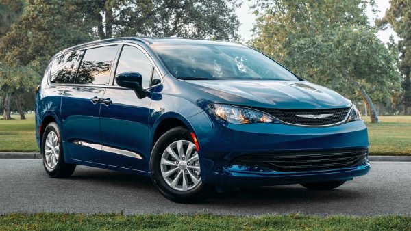 Този миниван на Chrysler съществува от векове, като сега на пазара е 6-то поколение на модела. Той е популярен, тъй като е по-евтин от конкурентите, но общата сума за ремонти и поддръжка за 10 години са стряскащи. Затова е добре да се огледат и предложения от тази клас на други марки. 

Средна цена като нов: 30 550 долара 

10-годишни разходи за поддръжка и ремонт: 10 598 далара 

Разходи за поддръжка и ремонт като процент от цена като нов: 34,7%