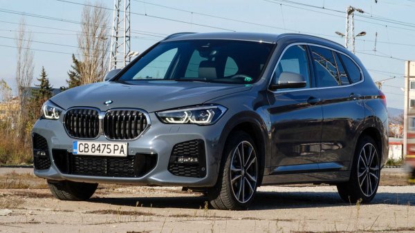 BMW X1 е най-скъпият за поддръжка модел на пазара.  За 10-годишен период Porsche 911 и Range Rover Sport - и двете не са евтини превозни средства, ще ви струват приблизително колкото X2 за поддръжка и ремонт. Може би това е причината продажбите на X1 да спаднат с 42% спрямо върха си през 2017 година. 

Средна цена като ново: 39 675 долара

10-годишни разходи за поддръжка и ремонт: 17 691 долара 

Разходи за поддръжка и ремонт като процент от цена като нов: 44,6%