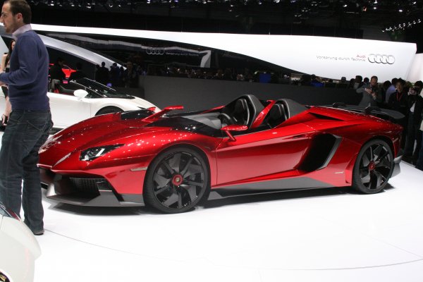 Женева 2012 / Lamborghini Aventador J