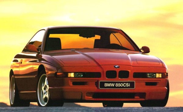 E31 e eдин от най-интересните и от най-амбициозните модели, създавани някога от баварците (за разработването му са похарчени рекордните дотогава 1.5 милиарда марки). Но от предницата на тази машина определено лъха тъга. А и съдбата на първата "осмица" си е тъжна: автомобилът се появява на пазара тъкмо в зората на световна икономическа криза, интересът към толкова скъпи автомобили рязко се срива, и Серия 8 е произведена в далеч по-малко бройки от очакваното, без да получи пряк наследник. 
