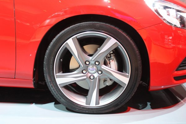 Volvo S60 и V60 R-Design / Париж 2010
