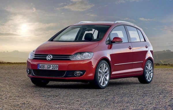 Процент проблеми: 20,6%
Среден пробег: 115,000 км

Миниванът Golf Plus, построен върху платформата на Golf V, се прави на същата поточна линия и от същите компоненти като хечбека, но винаги се е представял значително по-добре в инспекциите на TUV. При 12-13-годишните екземпляри всички основни области са в зелената зона, с изключение на светлините, които попадат в жълтата. И тук трябва повишено внимание към 1.4 TSI и неговата разтягаща се ангренажна верига. При 2.0 TDI имаше дефектни цилиндрови глави, но това бе отстранено още в края на 2005 година. 
