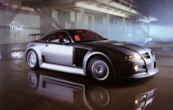 В MG Rover смятаха, че пускането на суперкола с V8 е от съществено значение за оцеляването на компанията. Моделът SV беше базиран на Qvale Mangusta, но пък фаровете му са отмъкнати от  Fiat Punto. Задните светлини също са на Fiat.
