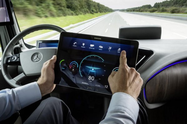 Mercedes-Benz Future Truck 2025 