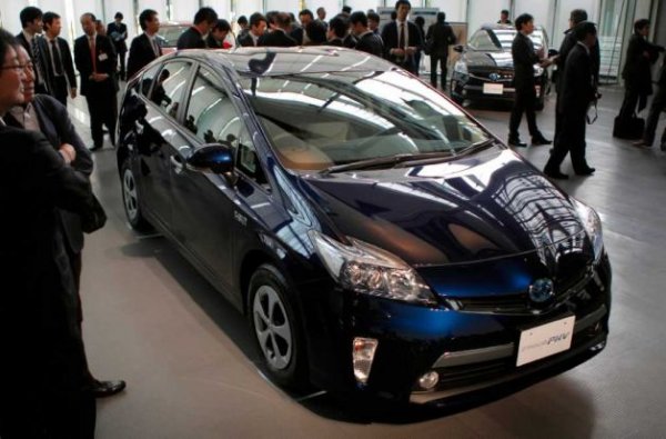 Toyota Prius PHV 