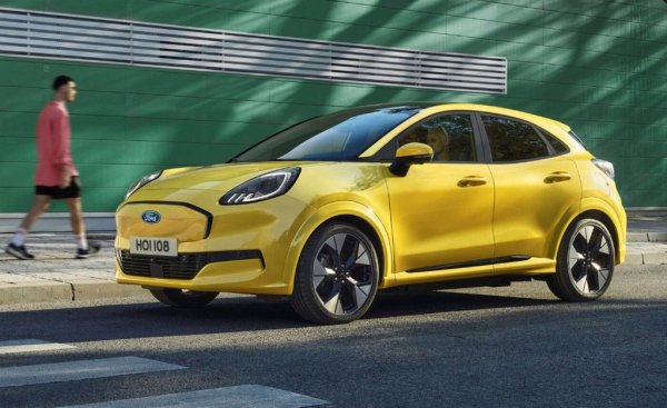 Малкият кросоувър на Ford вече има и чисто електрическа версия. 
Базовият модел е с един електромотор, 168 коня максимална мощност и 376 км пробег с едно зареждане. 
