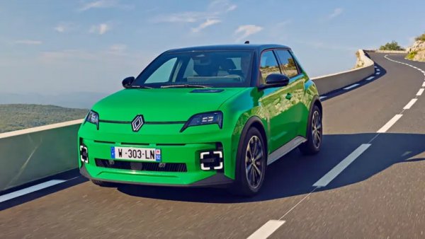Най-достъпното засега Renault 5 е в ниво evolution, с 40-киловатчасова батерия и 120 конски сили мощност. Максималният пробег с едно зареждане по WLTP е 312 километра. 
