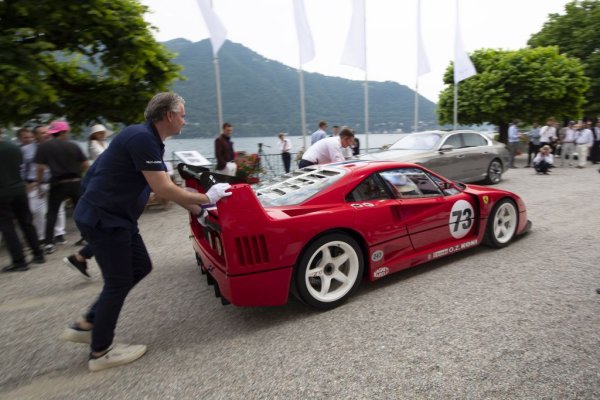 Стандартното серийно F40, създадено в чест на 40-ия юбилей на компанията, не е особена рядкост в наши дни - заради огромното търсене навремето италианците произведоха 1315 бройки, много повече, отколкото се планираше първоначално. 
Но вариантът LM е несравнимо по-рядък - серията с изработено от падуанското ателие Michelotto корпус е произведено в едва 19 бройки. Тази е последната. 
