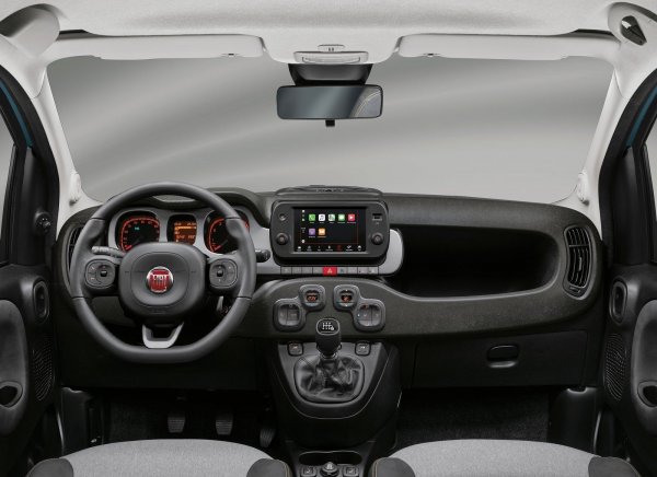 У нас малката, но просторна кола също се предлага от дилърите на Fiat, като базовата версия е оценена на 20 200 лева. За да разберете обаче какво включва този вариант, трябва да се свържете с търговеца, който ще ви изпрати брошура с ценовата листа на модела.