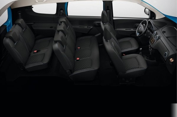 И тук по-високата цена на модела се дължи на по-доброто оборудване. Базовият вариант Laureate е с бензинов двигател TCe със 130 к.с. и механична скоростна кутия, като климатикът и аудиосистемата са включени в него. Клиентът поучава още фарове за мъгла, надлъжни релси на покрива в черно и матов хром﻿, задни електрически стъкла, круиз-контрол и ограничител на скоростта, и др.