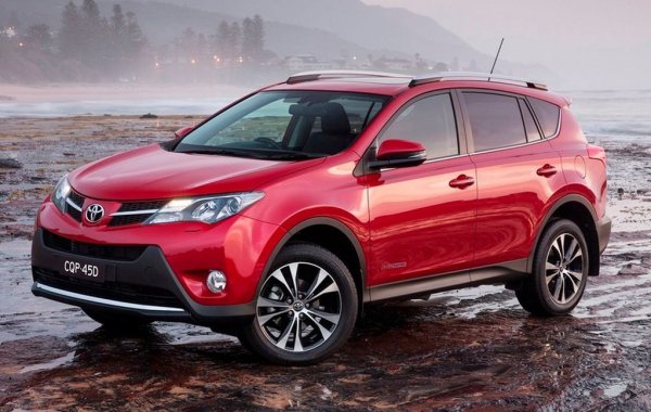 Процент повреди: 3%
Средна цена на ремонтите: 802 евро
Средна цена на поддръжката: 375 евро
Средна цена на автомобила: 5014 евро (във Великобритания)

Най-популярният кросоувър на Toyota има дори по-малко дефекти от конкурента Honda CR-V - но пък средната цена на ремонтите е почти два пъти по-висока. Основната причина вероятно е големият дял на моделите с хибридно задвижване, частите за което са по-скъпи. 



