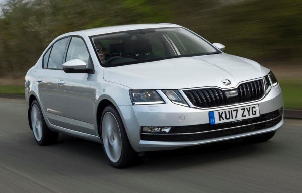 Процент повреди: 2%
Средна цена на ремонтите: 543 евро
Средна цена на поддръжката: 304 евро
Средна цена на автомобила: 7480 евро (във Великобритания)

Единственият нормален семеен автомобил, попаднал тук между малолитражките и двата японски SUV. Средната цена на Octavia, донякъде изненадващо, е най-високата в класацията, надхвърляща дори тези на RAV4 и CR-V. Ремонтите са вторите най-скъпи след тези на тойотата, но пък се налагат доста рядко.
