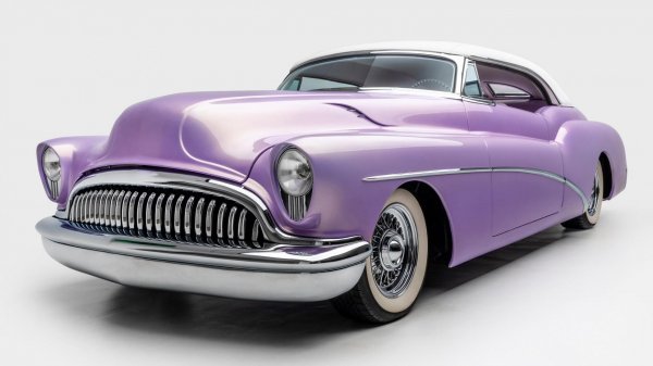 Първоначално Buick Skylark, модел 1953. Този автомобил е истинска ода в чест на музиката - педалът на газта всъщност е от комплект барабани, уредите имитират перлената повърхност на китара Fender, да не говорим за изрисуваните китари и усилватели. Под капака е 5.7-литров Chevy Small block.
