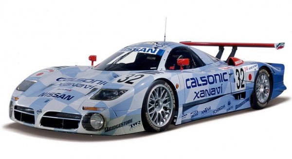 В края на 90-те Nissan създаде R390 GT1 за участие в 24-те часа на Льо Ман. Бяха сглобени само осем бройки от състезателния автомобил, плюс две "нормални" коли за употреба по пътищата, които днес са в музея на Nissan. Един от болидите обаче бе продаден на частен колекционер, твърди се, че цената е била 2.1 милиона долара. 
