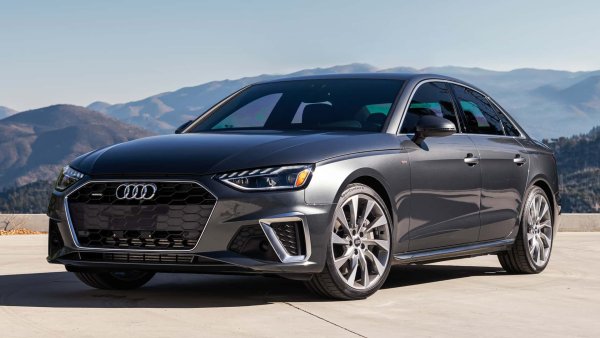 От техническа гледна точка, името Audi A4 не е мъртво, но марката рационализира гамата си като част от продължаващите усилия за електрификация. Така бензиново А5 заменя А4, докато  Audi планира да съживи името A4 - под една или друга форма - с електрически силов агрегат в близко бъдеще. Това означава, че сегашният модел ще излезе от гамата след моделната 2025 година, оставяйки след себе си компактен луксозен седан с 2,0-литров четирицилиндров двигател с турбокомпресор.