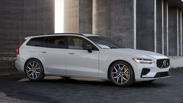 Вероятно най-впечатляващото като представяне комби на Volvo беше проектирано за американския пазар, но производството му е прекратено само 4 години по-късно, тъй като продажбите му са далеч от очакваните. Стандартното V60 и по-голямото V90 засега остават в гамата за САЩ, въпреки че вече не се предлагат на повечето пазари по света, което означава, че и техните дни са преброени.