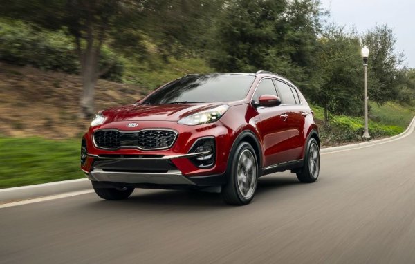 Трескава разпродажба на последните модели от четвъртата генерация на модела преди пазарния дебют на петата в самото начало на 2022. Новият Sportage идва с коренно променен дизайн и се сглобява за европейските пазари в Жилина, Словакия. 
