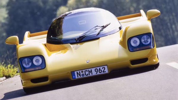 Максимална скорост: 408 км/ч

Двигател - 3,0-литров, шестцилиндров с два турбокомпресора

Мощност - 730 к.с.

Въртящ момент – 700 Нм

0-100 км/ч - 2,6 секунди