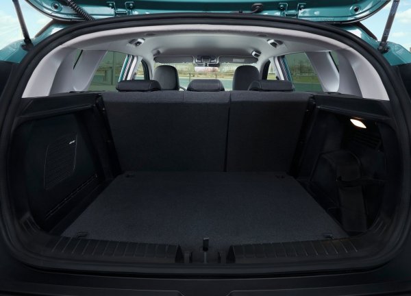 Едно от най-новите предложение на европейския пазар на градските SUV Hyundai Bayon, който се позиционира като по-практична алтернатива на Kona. В допълнение към доста просторните задни седалки, той предлага и 411-литров багажник. Кросоувърът има и богат набор от асистенти за шофиране, повечето от които са характерни за по-високите класове