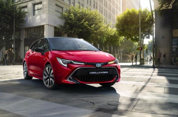 Японците не успяват да догонят резултата си от предкризисната 2019 година, но всъщност са съвсем близо до него - само 22 автомобила разлика. Corolla (81 регистрации) и Yaris (61) са били най-търсените модели през юли. 

Най-продавани модели:
Corolla - 632
CH-R - 352
Yaris - 326
RAV4 - 201
Aygo -  133

Други: Hilux - 88, ProAce - 60, Camry - 58, Land Cruiser - 54, Highlander - 31

