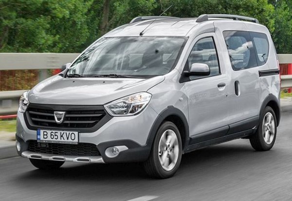 На няколко пъти в последната година и половина Dacia изпускаше първото място, но сега се е укрепила стабилно на него и успява да увеличи аванса си пред втория до близо хиляда автомобила. Изоставането спрямо 2019 година е 427 бройки. Бестселър тази година си остава Dokker, макар производството на лекотоварния модел да приключи окончателно още през март. Duster обаче е най-продаваният автомобил през юли. Sandero също добавя 86 нови регистрации за месеца. 

Dokker - 1336
Duster - 790
Sandero - 524
Logan - 166
Lodgy - 64