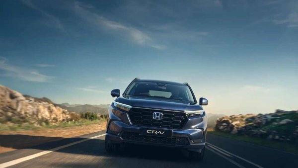Honda е увеличила производството си в Япония с 21,9%, достигайки 62 172 автомобила. Общото глобално производство обаче е намаляло с 3,5% до 284 530 бройки, водено от спад от 8,8% в производството на автомобили извън Япония.
