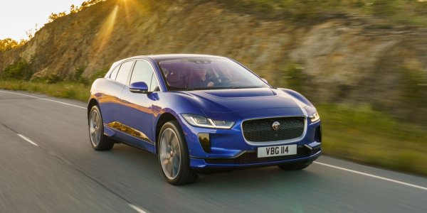 Луксозният електрически SUV на "котките" е със 29,5 хил. споделяния на хаштага #jaguaripace, което го прави и най-малко популярния от най-популярните луксозни модели в Инстаграм.