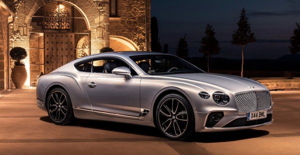 Британският гран турър определено изглежда по-впечатляващо от високопроходимия си роднина Bentayga. Което явно е и причината хаштагът #bentleycontinentalgt да има с 20 хиляди повече споделяния или общо 153 000.