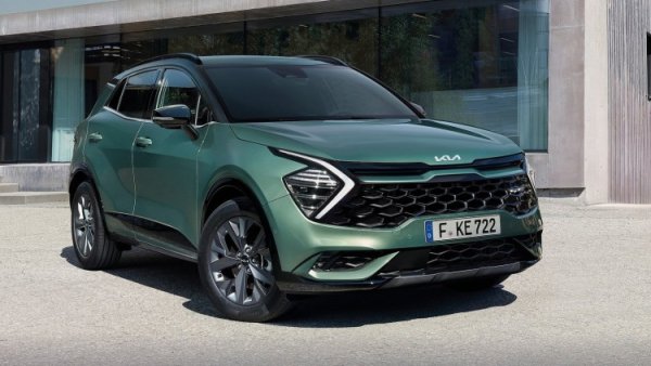 Преди петнайсетина години корейците решиха, че ще развиват Kia като фокусирана към Европа марка, и това очевидно дава ефект. Това е масовият бранд с най-голям пазарен ръст тази година - над 19 на сто. Kia не само изпреварва големия брат Hyundai в ЕС, но и вече е над Ford, Skoda, Fiat, Citroen и Opel. Пазарният дял е скочил с процент и половина до рекордните 5.1%. 
