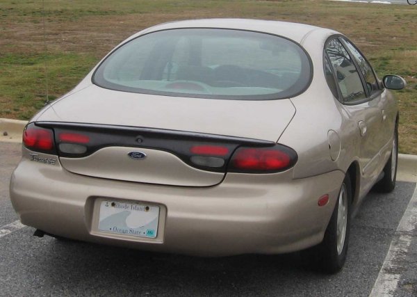 Излизането на този автомобил на пазара отблъсна голяма част от клиентите и те се насочиха към други марки, което продължава и до днес. И ако не бяха някои държави, които използваха Taurus като полицейска кола, този автомобил щеше да бъде отдавна забравен.