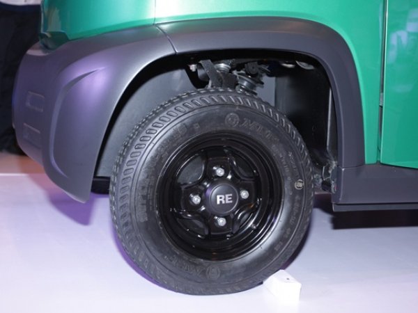 Bajaj Auto RE60 - новата най-евтина кола в света