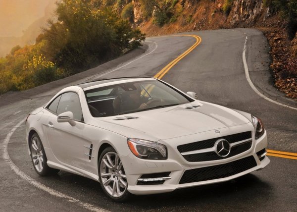 <p><strong>Автомобил на годината на Playboy 2013</strong><br /><br />В категорията &quot;Най-добър кабриолет на годината 2013&quot; е избран Mercedes-Benz SL550</p>