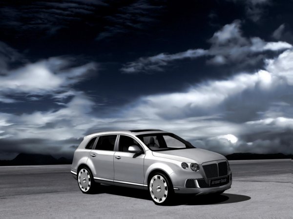 Tresor - брониран всъдеход, изграден на базата на Audi Q7.