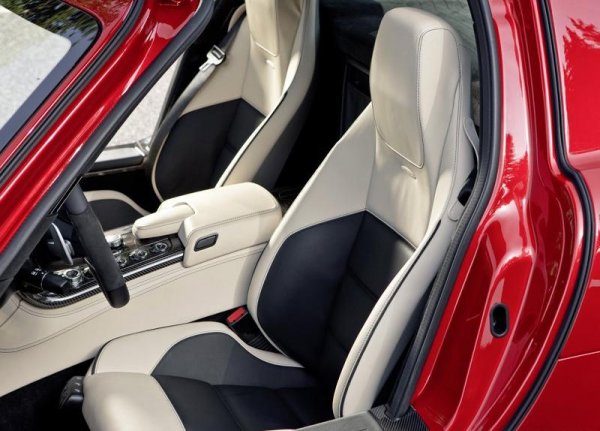 Mercedes-Benz SLS AMG