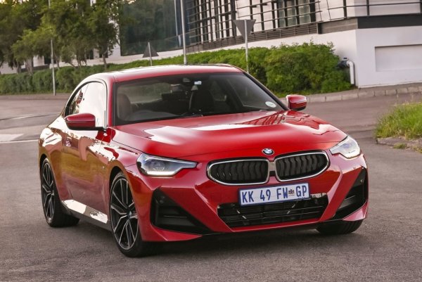 Петото място заема BMW 2-Series. Колата убеди шофьорите със спортния си характер, луксозния интериор и висококачествената изработка. Ограниченото пространство отзад и по-неудобният достъп до багажника са посочени като слабости.