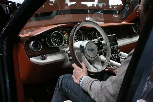 Женева 2012 / Bentley EXP 9 F 
