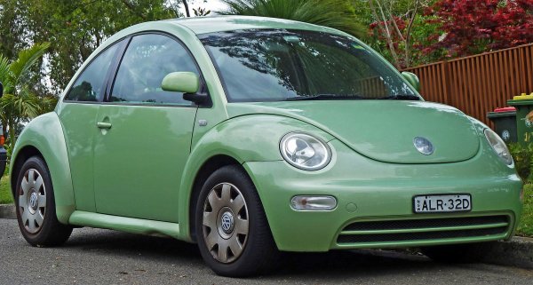 Второто поколение на Beetle бе представено през 1997, но живя само четири години