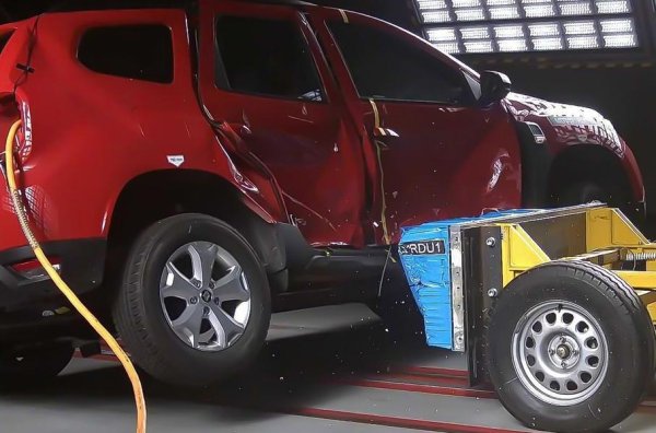 От Latin NCAP настояха производителя да изтегли пуснатите на пазара бройки от модела. Експертите бяха изненади от лошия резултат, тъй като само две години по-рано Dacia Duster заслужи 4 звезди на Euro NCAP, където изискванията са по-строги. Производителят се оправда със затягането на методологията, като обяви, че по отношение на нивото на безопасност модификациите са еднакви за различните пазари. 