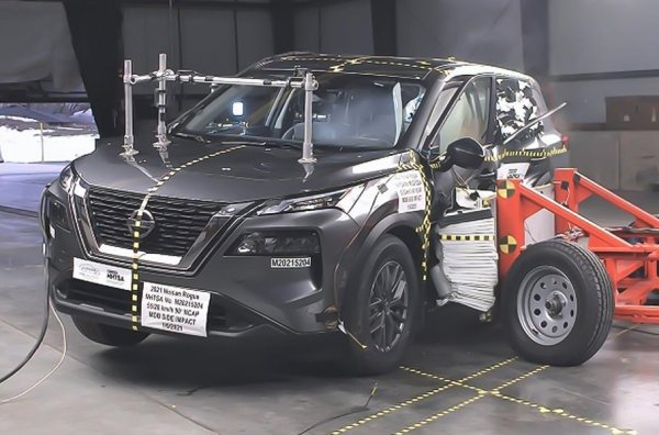 В същото време използваната система за безопасност не осигурява достатъчно ниво на защита за водача отдясно (версията за Япония). Проблемът засяга приблизително 50 000 автомобила, произведени в предприятието в Кюшу до 28 януари 2021 г.