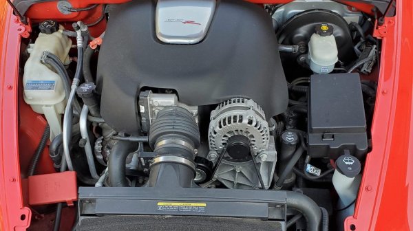 SSR стартира със скромния Vortec V8 с мощност 304 к.с., но по-късно получи LS2, който развива 390 к.с. Това намали времето за изминаване на 1/4-миля от 15,4 секунди на 14,1 секунди.