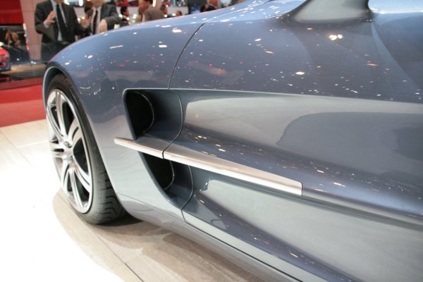 Женева 2009 / Aston Martin One-77