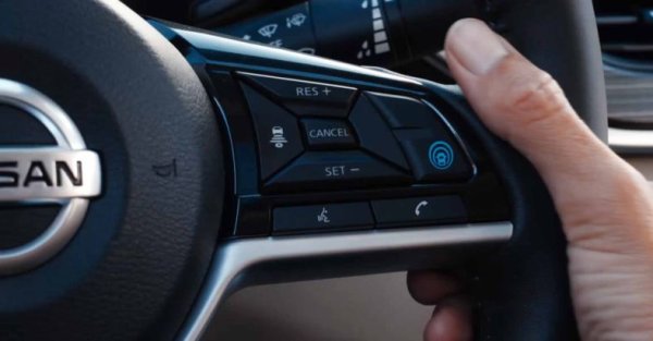 Изпробван в електрическия Nissan Ariya, електронният помощник на Nissan получава добра оценка за смяна на лентата, адаптивен круиз контрол, подпомагано управление и функции за безопасност. Напомнянията към шофьора да внимава са оценени като приемливи, но аварийните процедури са на границата, а наблюдението на водача е най-слабото от всички тествани, което сваля и общата оценка. 
