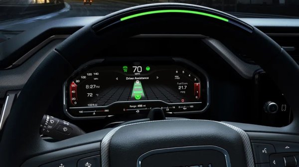 Най-новата версия на системата на GM е тествана върху GMC Sierra от края на миналата година. Тук "двойките" са за асистираното управление и асистента за смяна на лентата - все области, в които всички други, с изключение на Tesla, се справят добре. За сметка на това GM получава отлична оценка за функции за безопасност и за системи за предупреждение на водача да внимава - нещо, на което IIHS особено набляга, за разлика от EuroNCAP. Затова и всички американски производители са силни по този показател (освен Tesla). Цялостна оценка: граничен. 
