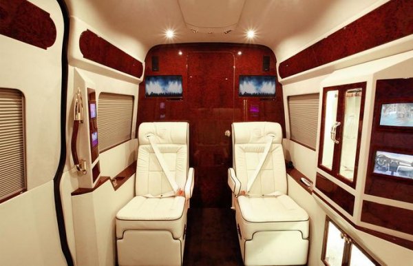 Mercedes-Benz Sprinter (L5-B) от Lexani Motorcars