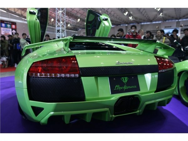 Доработено Murcielago LP640 от Liberty Walk & LB Performance, снабдено с регулируемо окачване / Токио 2009