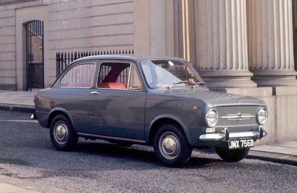 Типът кола, която гледате и се чудите защо са я направили и защо все още я помните. Въпреки това, от нея са продадени  2,2 милиона екземпляра.